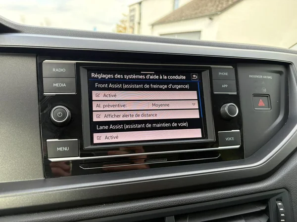 VOLKSWAGEN Polo (2024) — foto 10 van 19
