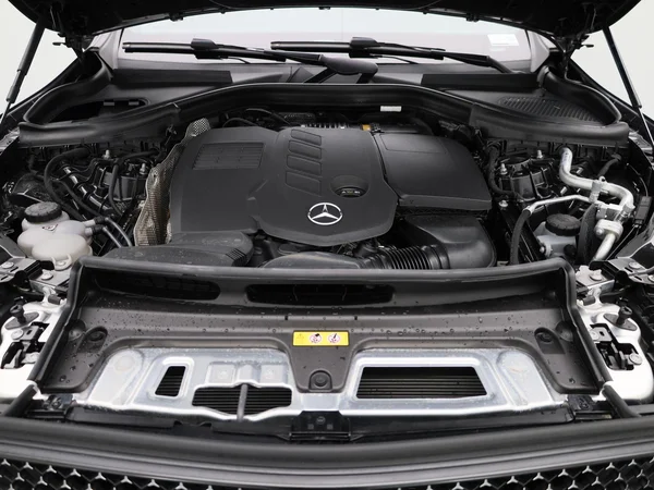 Mercedes-Benz GLC (2025) — foto 32 van 52