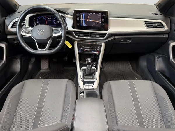 VOLKSWAGEN T-Roc Cabriolet (2022) — foto 13 van 17