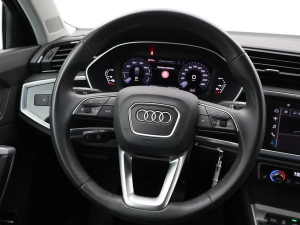 AUDI Q3 PHEV (2022) — foto 27 van 27