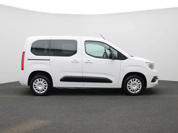 Opel Combo Life (2023) — foto 32 van 35