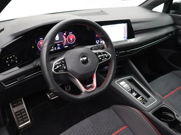 VOLKSWAGEN Golf VIII GTI (2021) — foto 3 van 30
