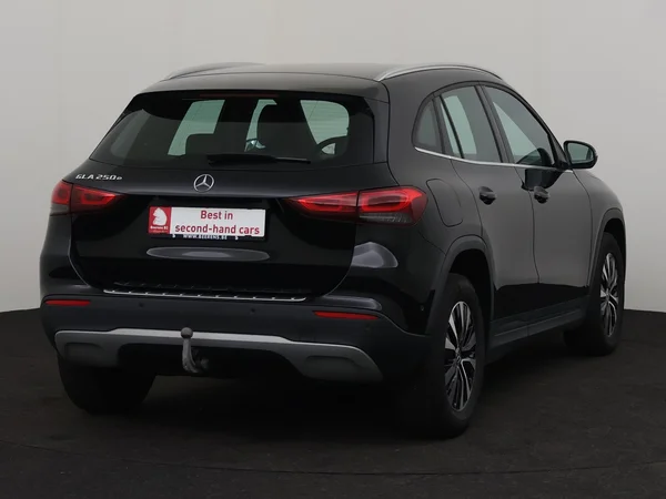 MERCEDES GLA 250 (2021) — foto 23 van 32