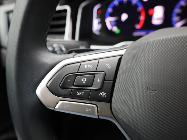 VOLKSWAGEN Taigo (2025) — foto 2 van 21