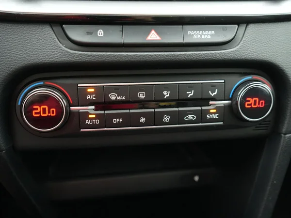 Kia cee'd (2024) — foto 9 van 22