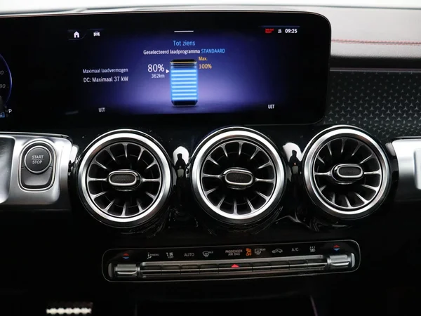 Mercedes-Benz EQB (2025) — foto 10 van 33