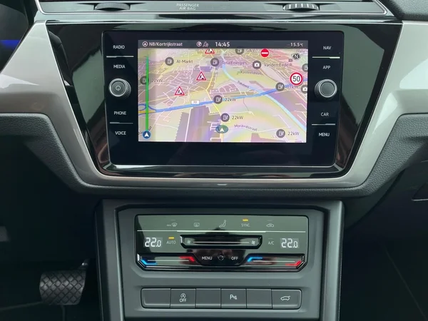 VOLKSWAGEN Touran (2025) — foto 2 van 22