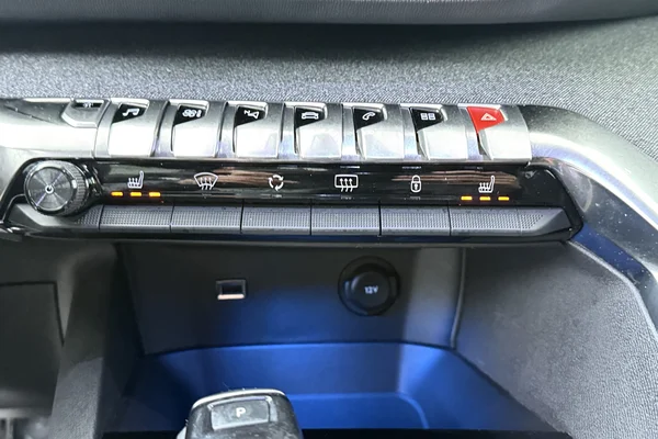 Peugeot 3008 (2019) — foto 7 van 22