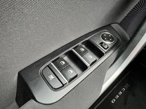 KIA XCeed (2023) — foto 5 van 26