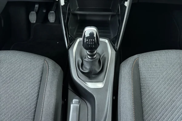 Peugeot 2008 (2025) — foto 4 van 16