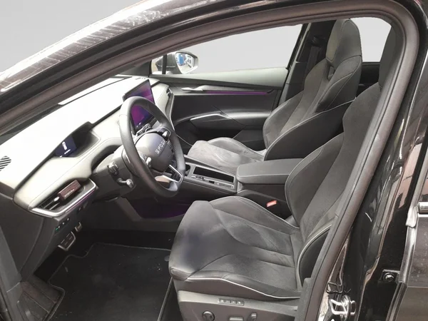 SKODA Enyaq Coupé (2025) — foto 4 van 24