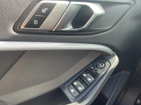 BMW 118 Hatch (2020) — foto 4 van 21