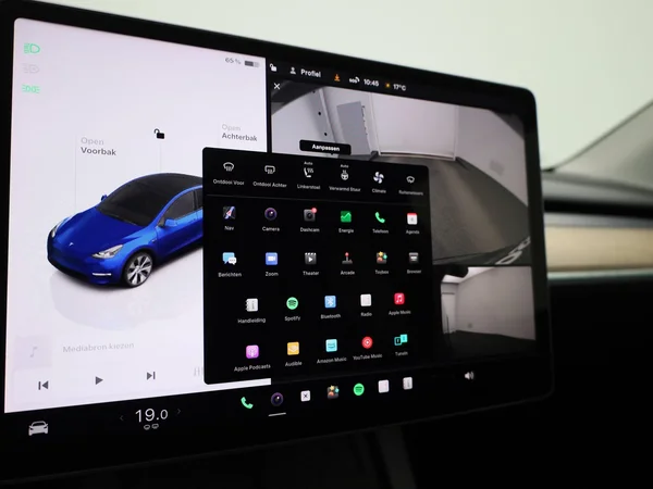 Tesla Model Y (2023) — foto 29 van 52