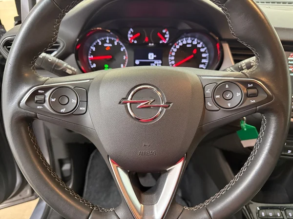 Opel Crossland (2022) — foto 7 van 30