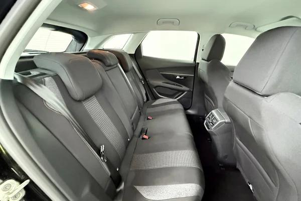 Peugeot 3008 (2019) — foto 6 van 25