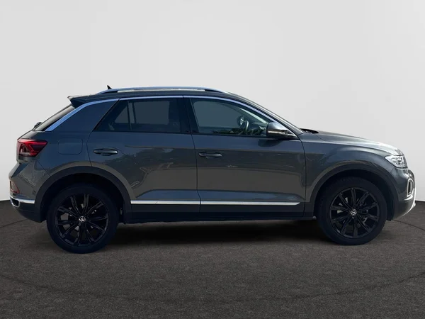 VOLKSWAGEN T-Roc (2022) — foto 19 van 22