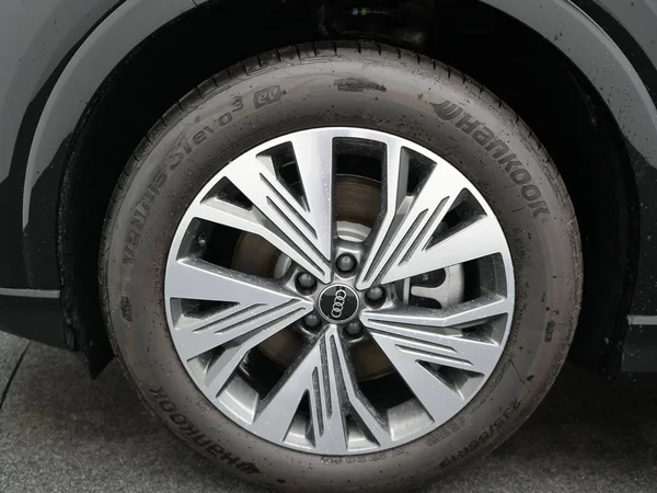 AUDI Q4 e-tron (2025) — foto 9 van 20