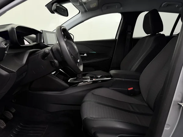 PEUGEOT 208 (2023) — foto 2 van 27