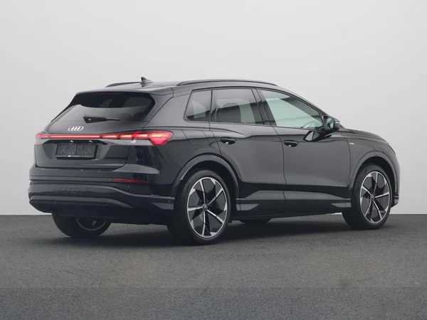 AUDI Q4 e-tron (2025) — foto 12 van 25