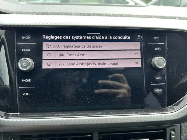 VOLKSWAGEN T-Cross (2022) — foto 16 van 27