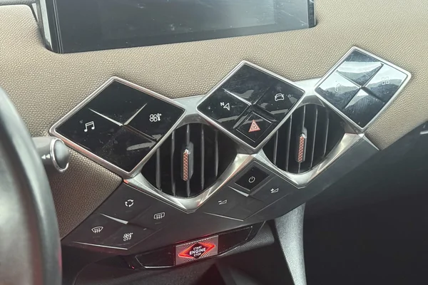 DS Ds 3 Crossback (2020) — foto 16 van 43