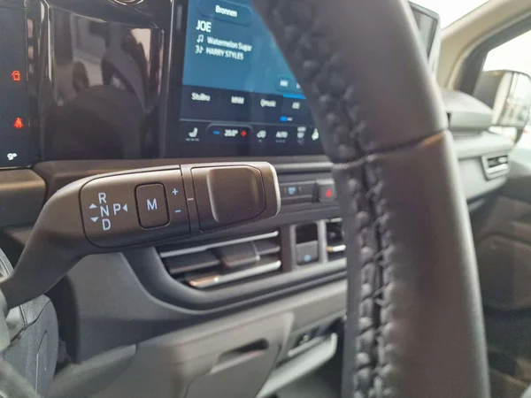 Ford Transit Custom (2025) — foto 5 van 15