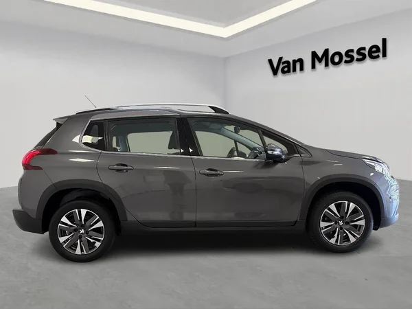 Peugeot 2008 (2019) — foto 18 van 22