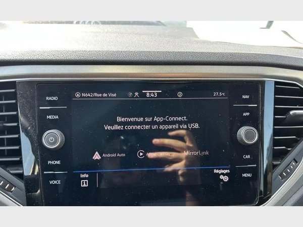 Volkswagen T-Roc (2021) — foto 13 van 28