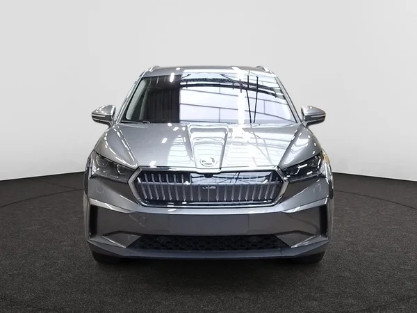 SKODA Enyaq (2024) — foto 13 van 16