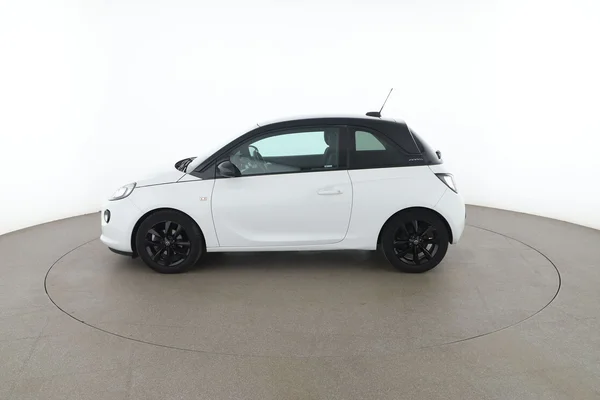 Opel Adam (2017) — foto 9 van 16
