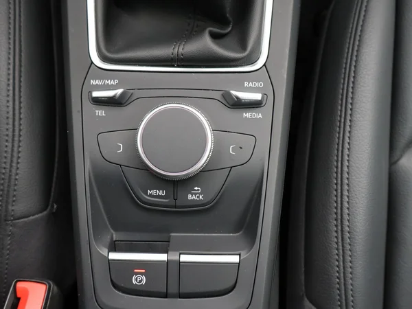 AUDI Q2 (2017) — foto 16 van 27
