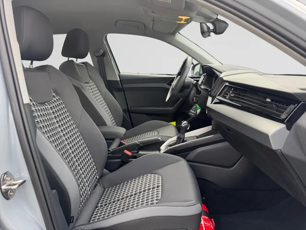 AUDI A1 Allstreet (2025) — foto 8 van 24