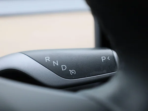 Tesla Model Y (2022) — foto 10 van 42