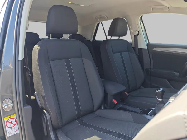 VOLKSWAGEN T-Roc (2024) — foto 13 van 18