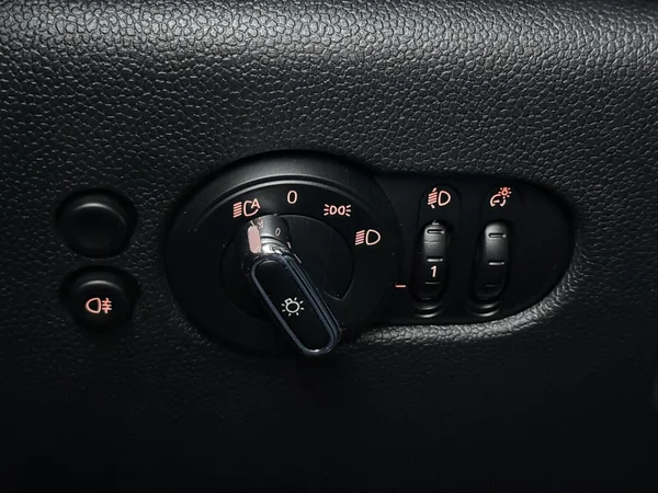 MINI Cooper (2022) — foto 19 van 27