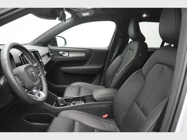 VOLVO XC40 (2021) — foto 25 van 32