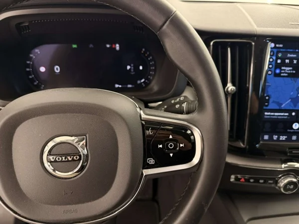 Volvo XC60 (2024) — foto 6 van 20