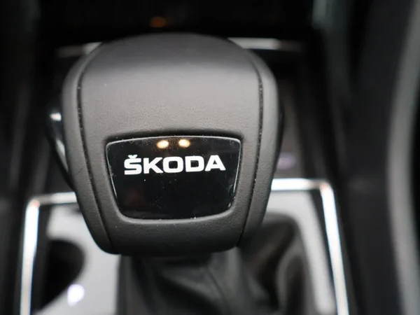 Škoda Karoq (2023) — foto 14 van 30