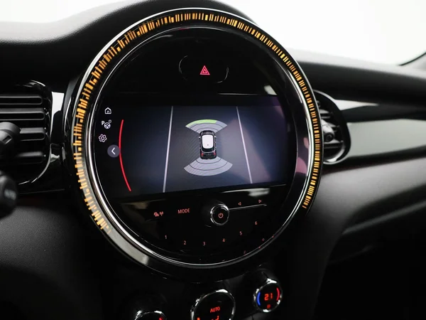 MINI One (2022) — foto 19 van 35