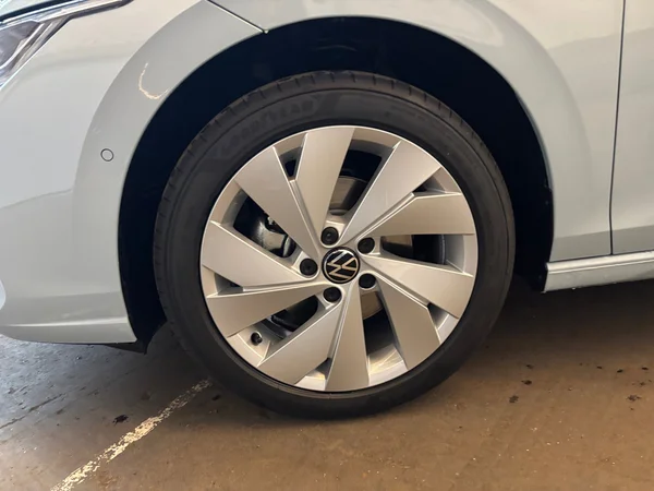 VOLKSWAGEN Golf VIII (2025) — foto 11 van 24