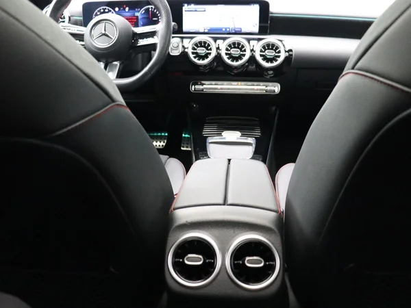 Mercedes-Benz A-Klasse (2023) — foto 18 van 32
