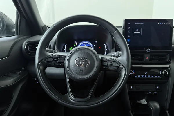 Toyota Yaris Cross Hybrid (HEV) (2025) — foto 2 van 17