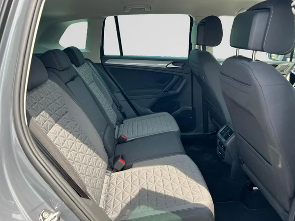VOLKSWAGEN Tiguan (2022) — foto 4 van 18