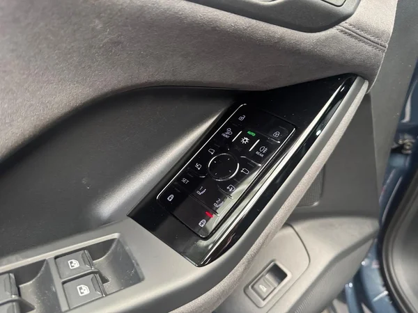 AUDI Q6 e-tron (2026) — foto 10 van 18