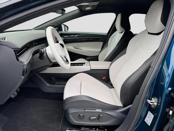 VOLKSWAGEN ID.7 Tourer (2025) — foto 15 van 24