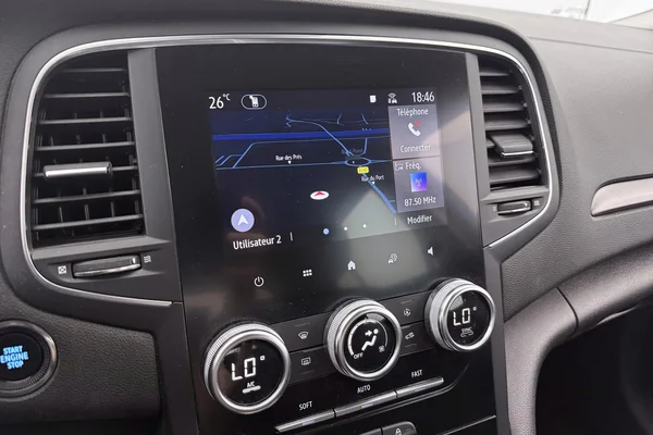 Renault Megane Berline Phase II E-TECH (PHEV) (2022) — foto 32 van 32