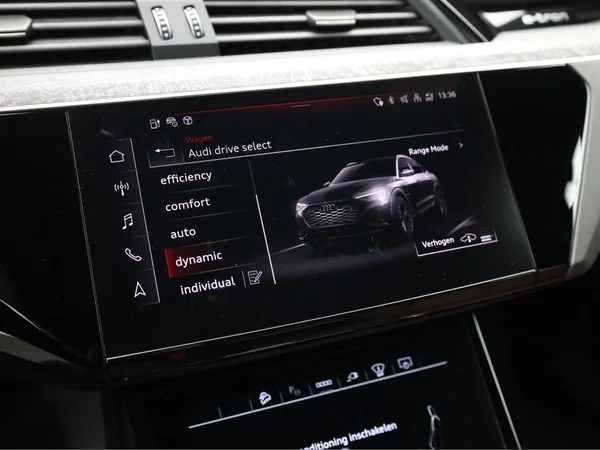 AUDI Q8 e-tron Sportback (2025) — foto 14 van 25