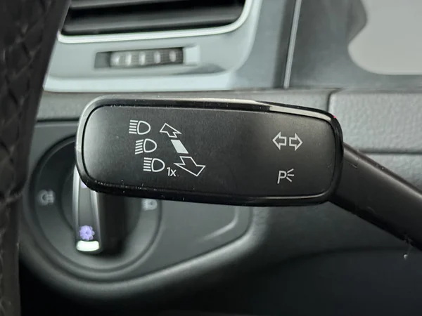 VOLKSWAGEN Golf (2018) — foto 15 van 26