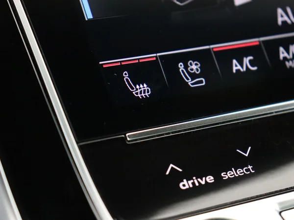 AUDI Q8 (2024) — foto 16 van 33