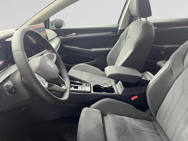 VOLKSWAGEN Golf VIII SW (2026) — foto 24 van 24